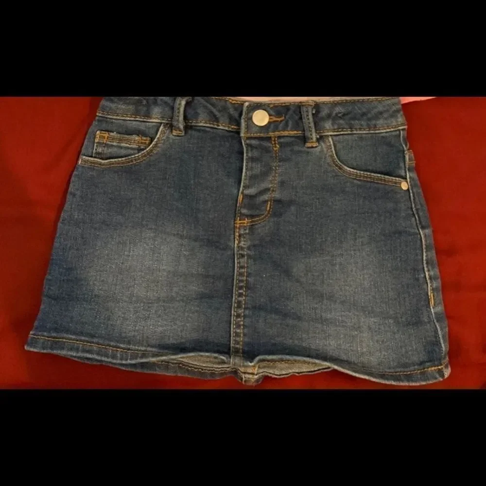 GAP mini skirt